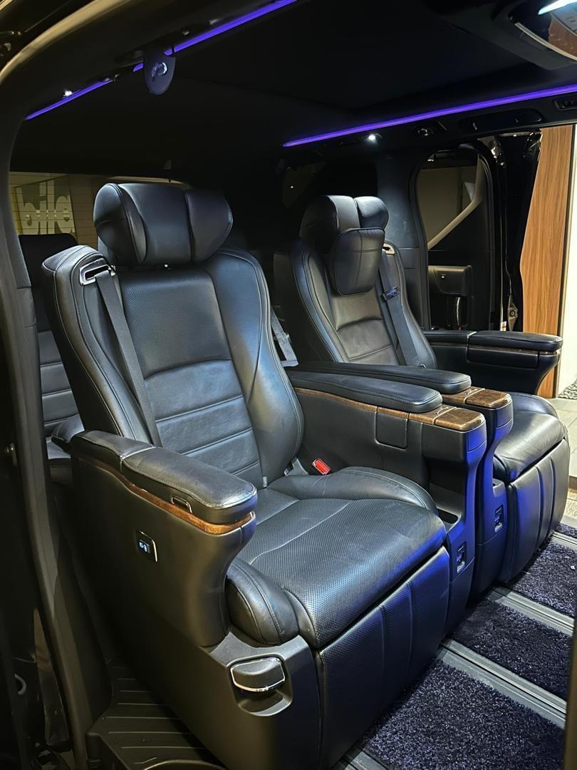 Alphard Executive Lounge thumbnail 3