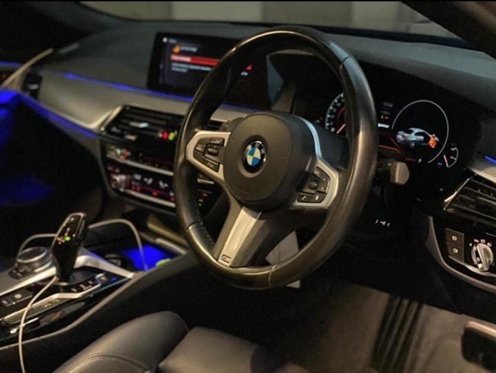 BMW 530e thumbnail 2