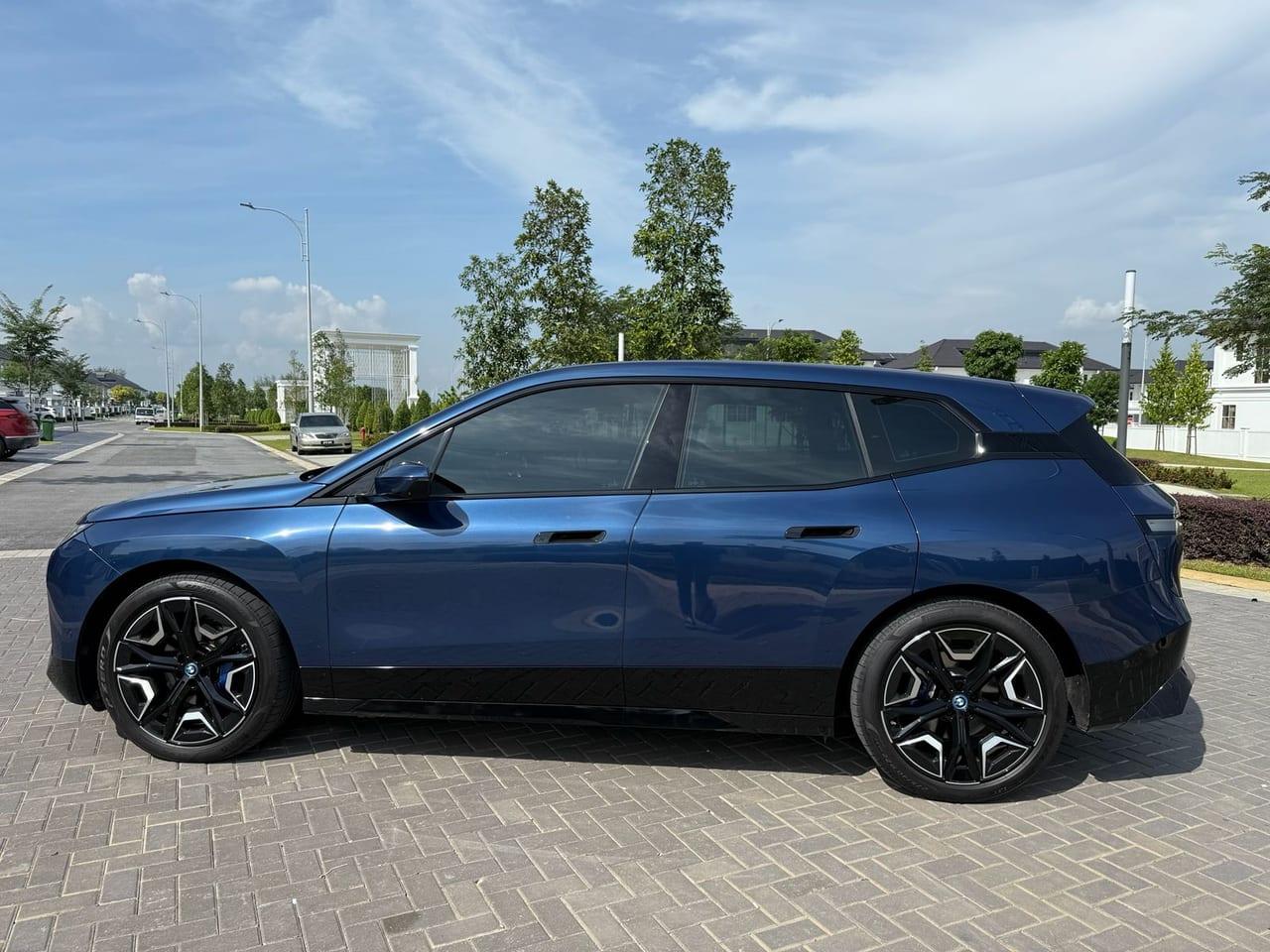 BMW iX Sport 2022 thumbnail 4