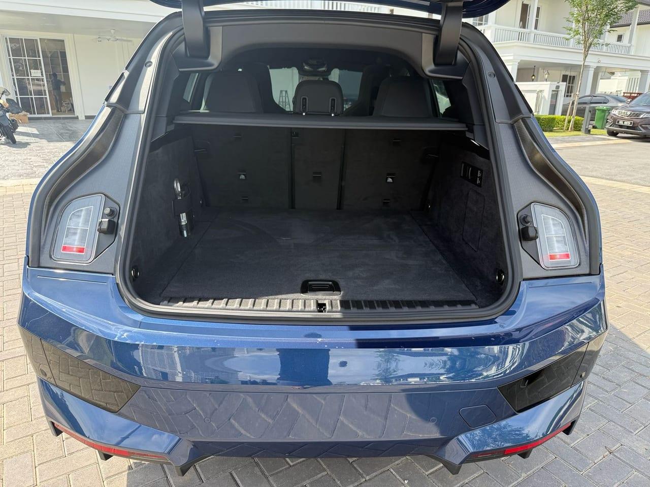 BMW iX Sport 2022 thumbnail 6