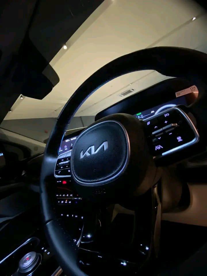 Kia Carnival 2024 thumbnail 2