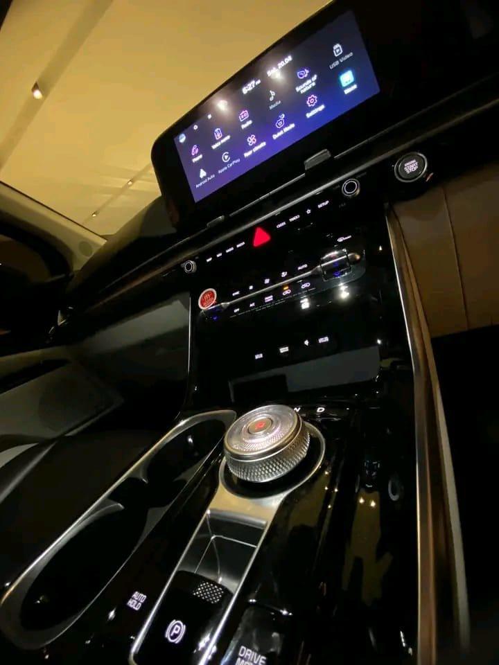 Kia Carnival 2024 thumbnail 3