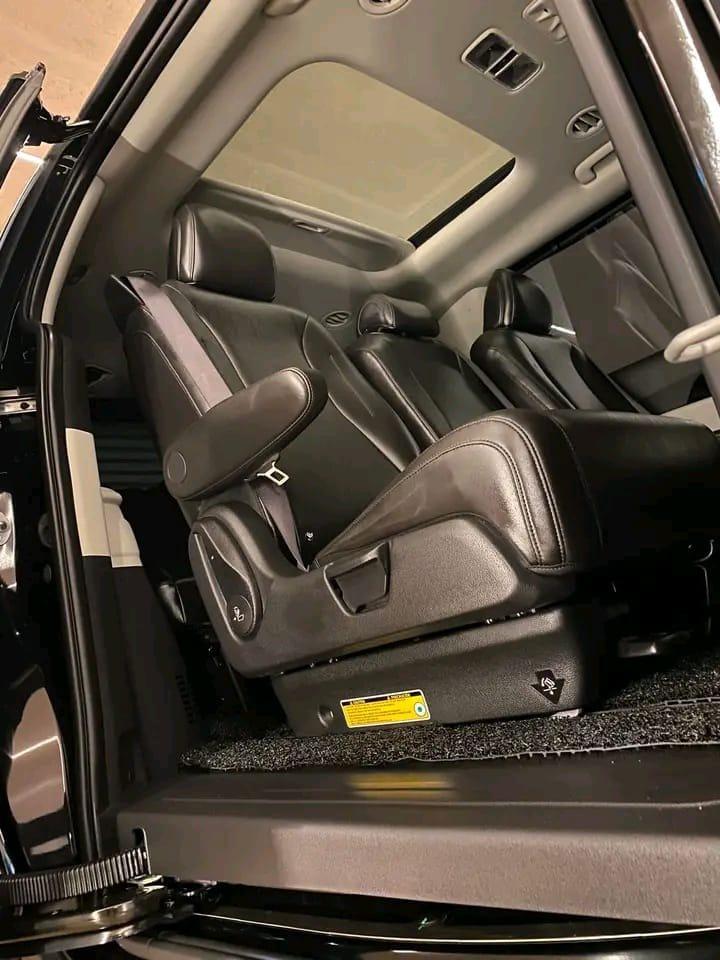 Kia Carnival 2024 thumbnail 4