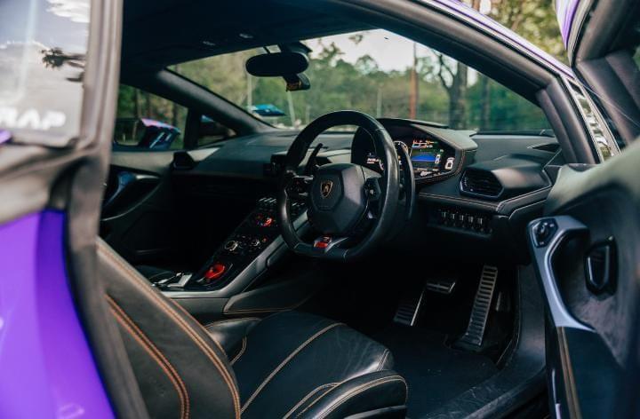 Lamborghini Huracan thumbnail 3