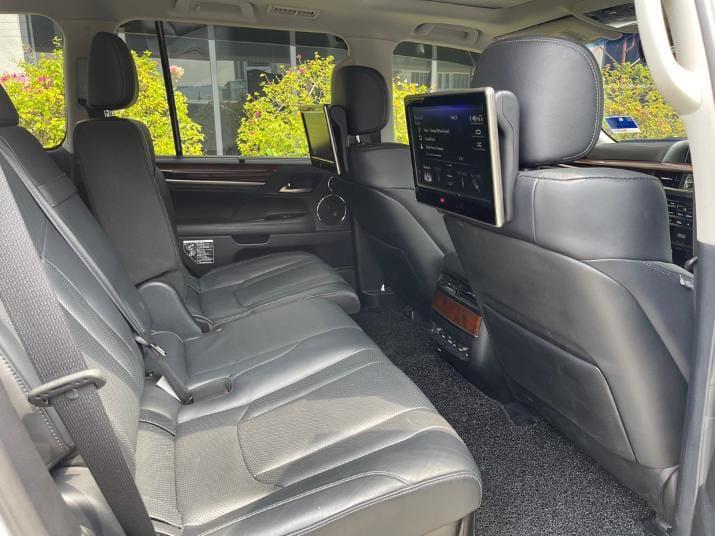 Lexus LX570 thumbnail 3