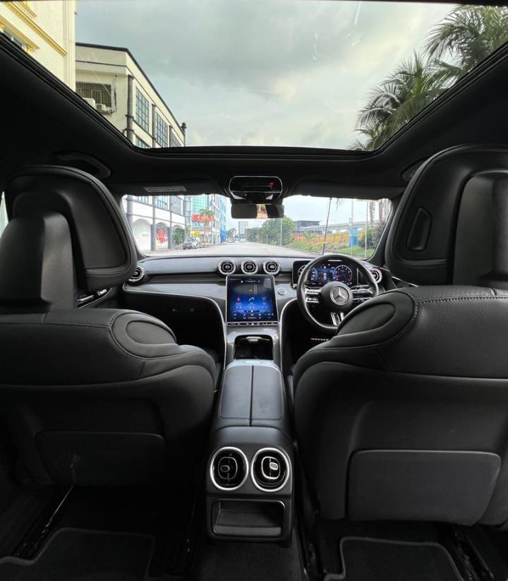 Mercedes C300 2023 thumbnail 3