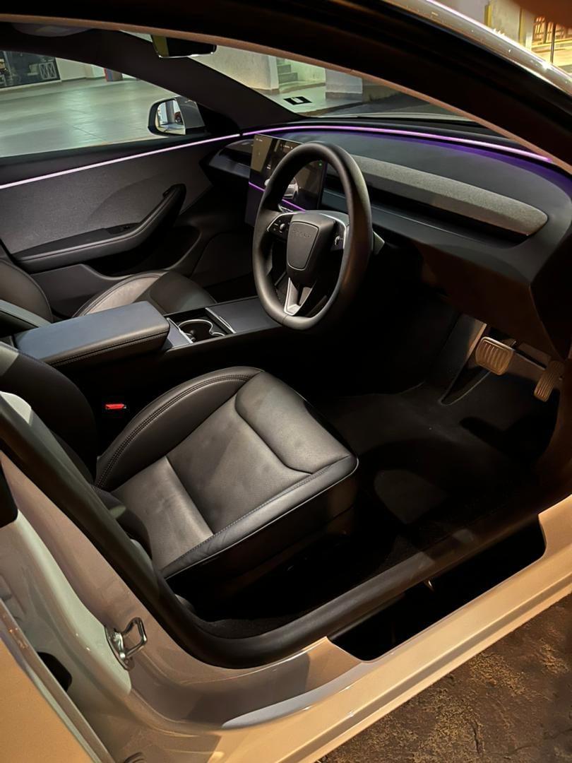 Tesla Model 3 2026 thumbnail 2