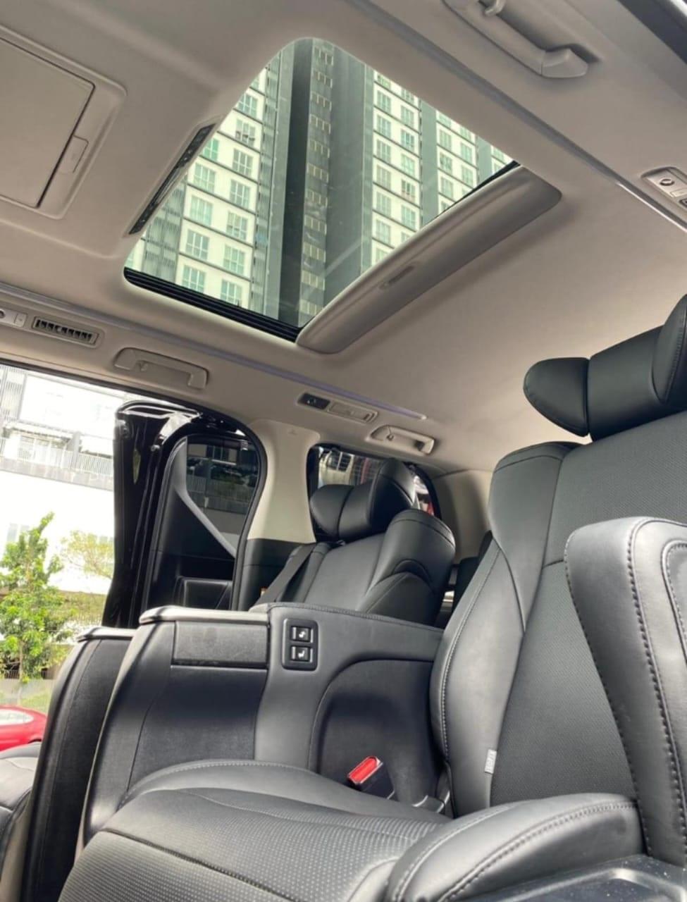 Toyota Vellfire ZG thumbnail 2