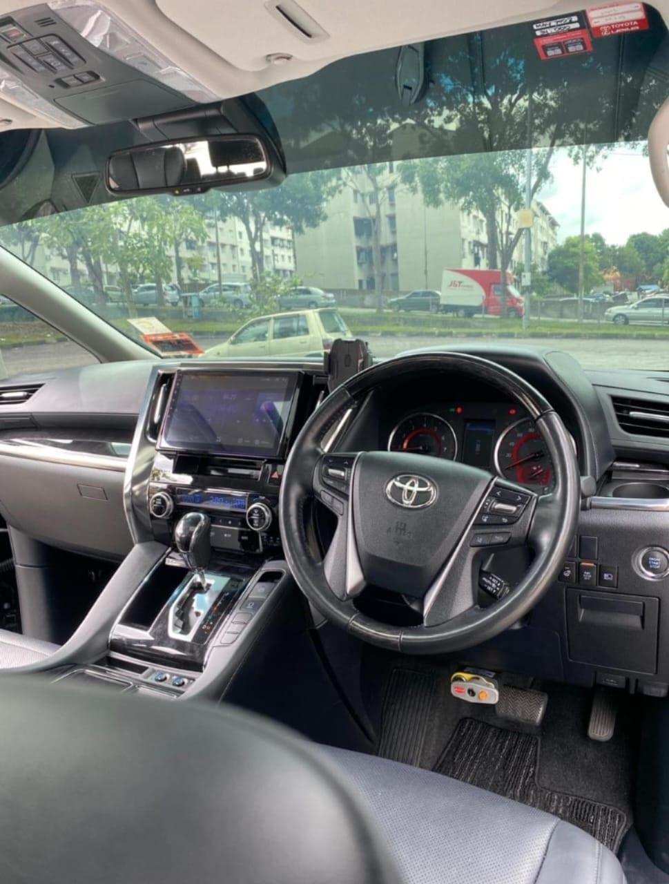 Toyota Vellfire ZG thumbnail 4