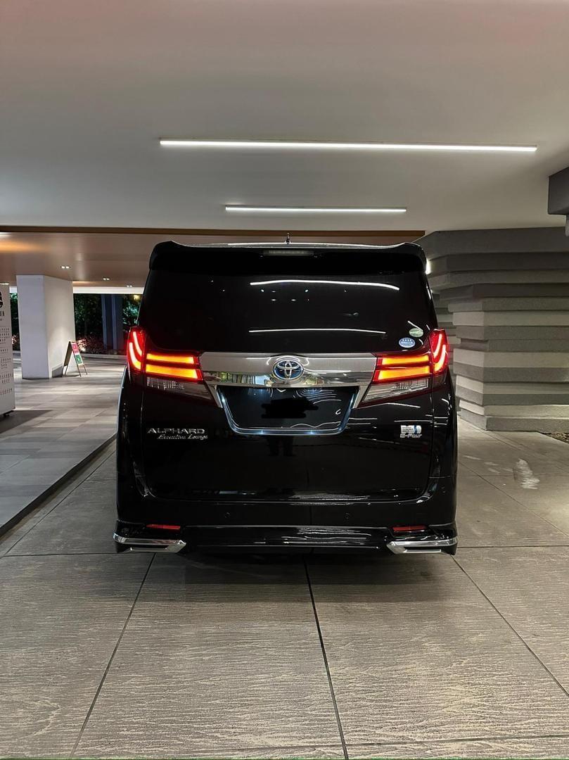 Alphard Executive Lounge