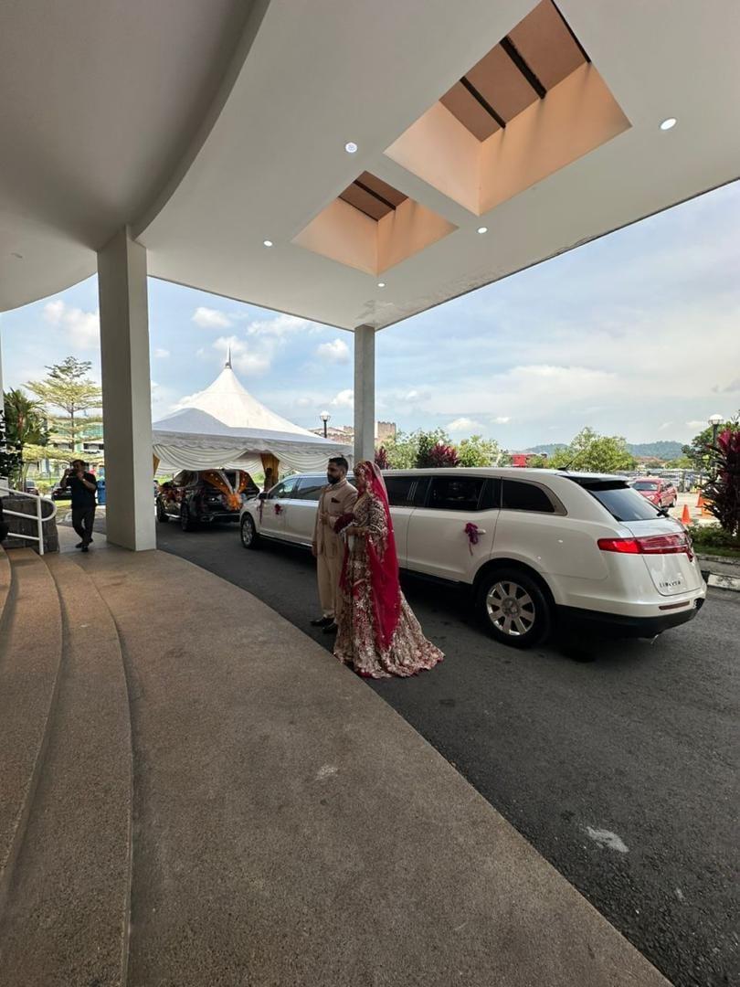 Wedding Limousine with Chauffeur