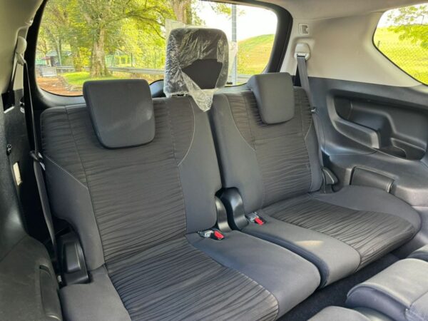 Toyota Innova - Image 4