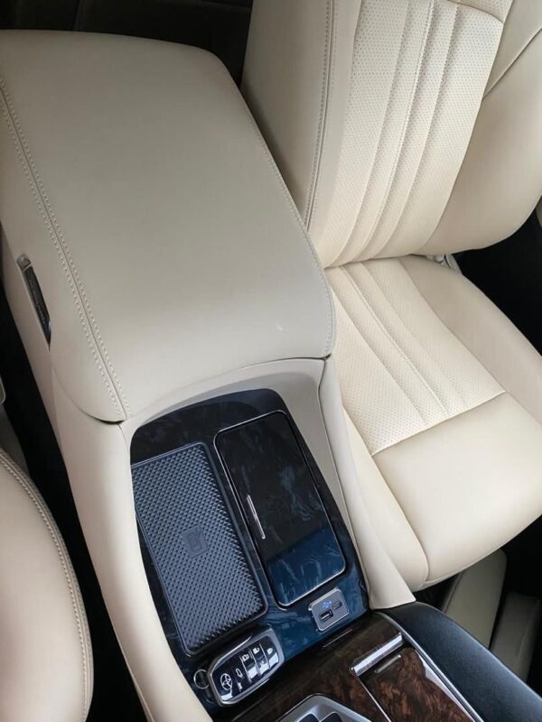 Alphard Executive Lounge - Image 4