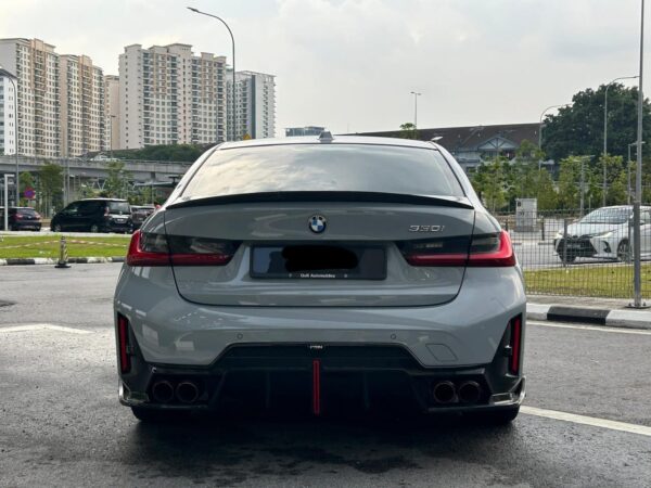 BMW 330i 2024 - Image 3