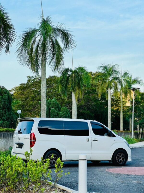 Starex 10 Pax - Airport Transfer - Image 6