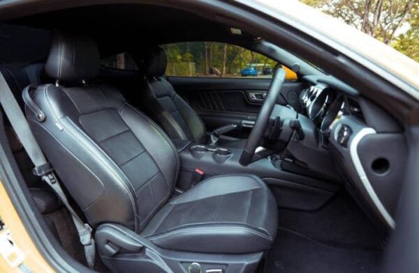 Mustang 2.3 Convertible - Image 3